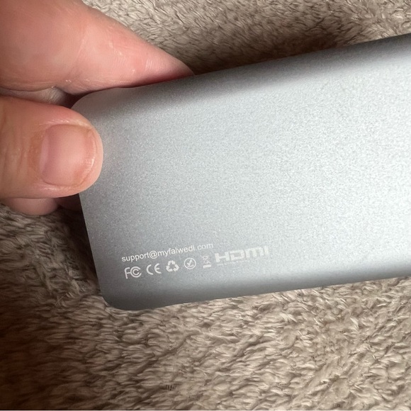 Falwedi USB C Docking Station - Picture 3 of 6